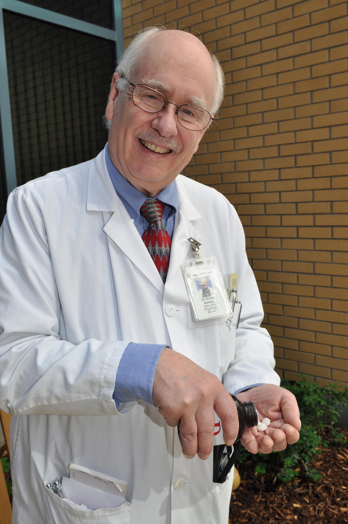 Dr. David Hanley will work with fellow researcher Steven Boyd on a vitamin D study examining appropriate dosages and impact on bone health.