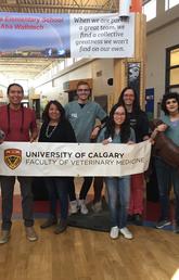 Visits to schools in the Mînî thnî (Morley) community are part of a new co-learning partnership between the Stoney Nakoda First Nation and the University of Calgary Faculty of Veterinary Medicine. From left: Lucy Luo, Thomas Snow, Alice Kaquitts, Brock Chappell, Amy Duong, Aylin Atilla, Joy Shokeir, and Cathy Wagg. Faculty of Veterinary Medicine photos 