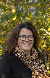 Portrait of Dr. Julie Drolet, PhD