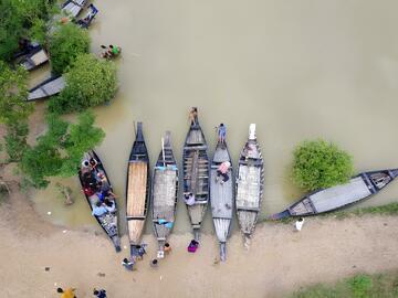 Image of boats in Bangladesh