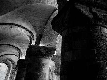 Black and white image of a chapel within the Tower of London