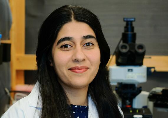 Headshot of Zainab Khan